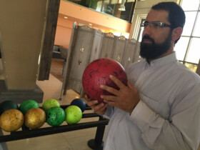 روحانی‌بودن منافاتی با بازی‌ بولینگ و بیلیارد ندارد