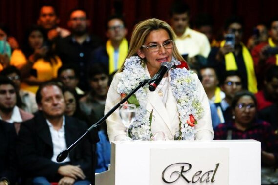 رئیس‌جمهوری موقت بولیوی نامزد انتخابات آتی می‌شود