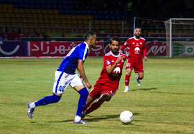 دیدار تیم های فوتبال گل‌گهر سیرجان و تراکتور