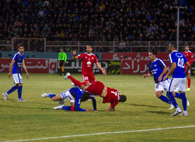 دیدار تیم های‌فوتبال گل‌گهر سیرجان و تراکتور