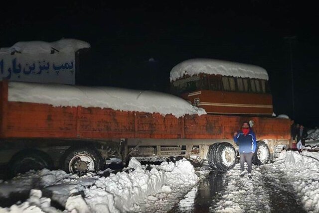 کولاک، بوران و بهمن در جاده‌های غرب استان اصفهان