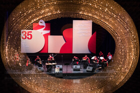 اجرای گروه "خنیاگر مهر" در نخستین شب سی و پنجمین جشنواره موسیقی فجر - تالار وحدت