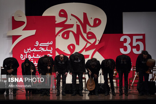 هنرنمایی سیاه‌پوشان خنیاگر در دومین شب از جشنواره موسیقی فجر