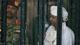 البشیر و هم‌قطارانش رسما به انجام "کودتای ۱۹۸۹" متهم شدند/ جلسه بعد به ۲۱ مرداد موکول شد