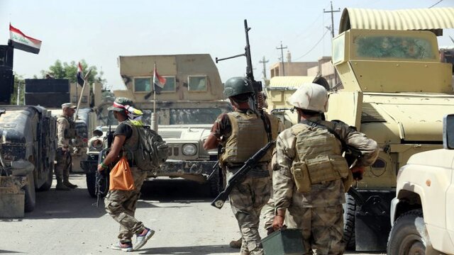 کشته شدن یک سرباز عراقی در حمله تروریستی/ بازداشت مسؤول "نیروی ضربت" داعش در الانبار