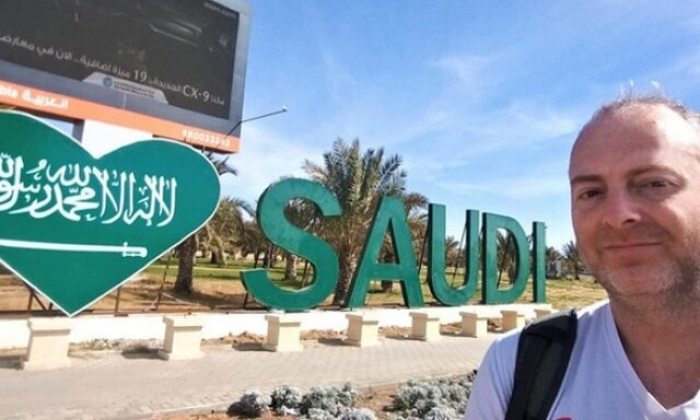 سفر وبلاگ‌نویس اسرائیلی به عربستان در میان استقبال گرم سعودی‌ها