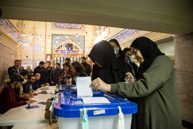یک فعال سیاسی: برگه های رای پیش از روز رای گیری، توزیع شود