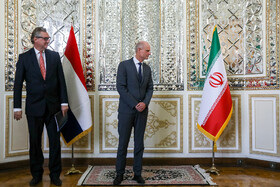 «استف بلوک» وزیر امور خارجه دولت پادشاهی هلند در دیدار با محمد جواد ظریف، وزیر امور خارجه کشورمان