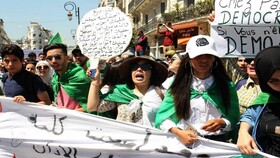 تظاهرات صدها الجزایری علیه نظام در نخستین سالروز اعتراضات