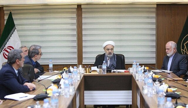مردم با حضورشان در پای صندوق‌های رأی نشان دادند که پای انقلاب ایستاده‌اند