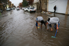 بارش باران و آبگرفتگی معابر در قم