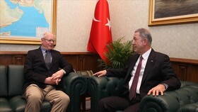 دیدار وزیر دفاع ترکیه با نماینده آمریکا در امور سوریه