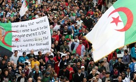 کرونا هم معترضان الجزایری‌ را متوقف نکرد
