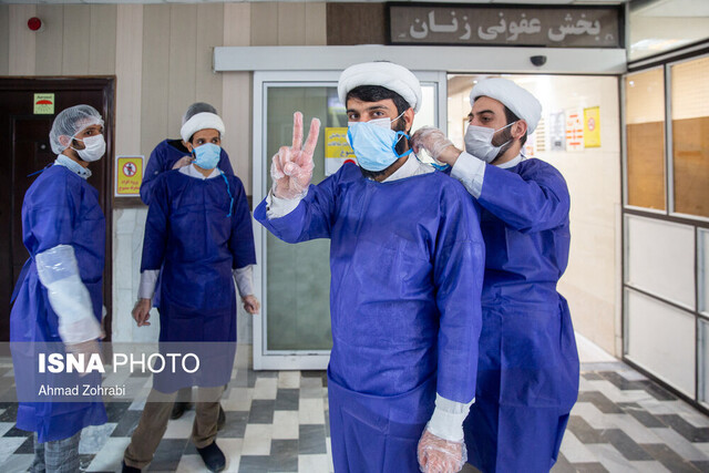 عکس تزیینی است پیشنهاد یک جامعهشناس به طلابِ داوطلبِ کمک به سالمندان غربی