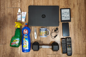 احسان/۳۳ ساله/تهران/
من مهندس برق هستم. از دو هفته قبل دورکاری میکنم. قرنطینه باعث شد کارهایی که همیشه واسه انجام ندادنش بهونه وقت نداشتن میآوردم رو انجام بدم. مثل آشپزی، مطالعه، تماشای مستند، بازی، مراوده بیشتر با افراد نزدیک و ...
و البته ترس از ابتلا باعث شده وسواس عجیبی تو ضدعفونی کردن همه چیز پیدا کنم و هر روز دمای بدنم رو اندازه بگیرم. اخبار رو هم دیگه به اون صورت دنبال نمیکنم چون فقط باعث ناراحتی و تضعیف روحیه میشه.