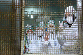 توزیع غذای تبرکی کریمه اهل بیت(س) در بیمارستان کرونایی