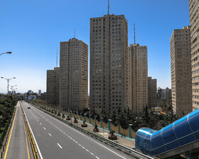 بزرگراه چمران - اغلب مردم تهران با رعایت شعار در خانه بمانیم و حذف رفت و آمدهای غیر ضروری در تلاش برای قطع زنجیره ویروس کرونا هستند.