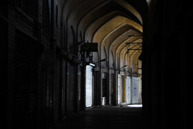 بازار شیخ علاء الدوله یا بازار مردهها در سمنان با قدمت تاریخی که در ایام نوروز در سالهای گذشته پذیرای گردشگران و مسافران نوروزی بوده است، در نوروز 99 تعطیل است.