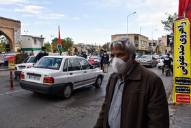 گروه های جهادی همه روز در ایام نوروز 99 در خیابان های اصلی از جمله خیابان امام خمینی(ره) سمنان برای ضد عفونی خودرو ها و معابر اقدام می کنند.
