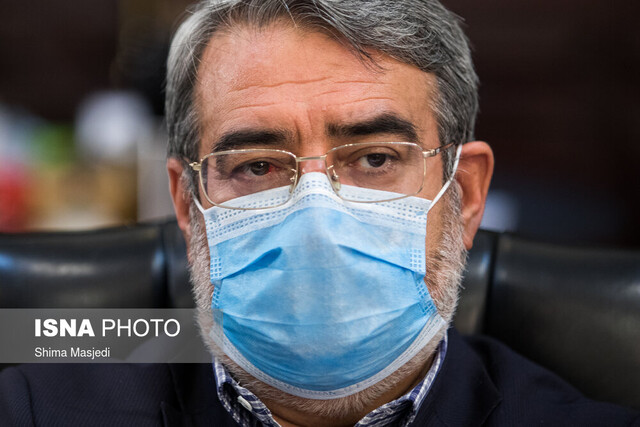 وزیر کشور: صنوف باید پیش از فعالیت گواهی سلامت دریافت کنند وزیر کشور: صنوف باید پیش از فعالیت گواهی سلامت دریافت کنند