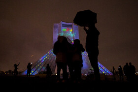 نورافشانی و ویدئومپینگ به مناسبت نیمه شعبان در میدان آزادی