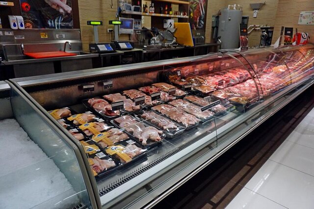 ذخیره‌سازی ۵ هزار تن مرغ در اصفهان/ کاهش قیمت گوشت قرمز و مرغ
