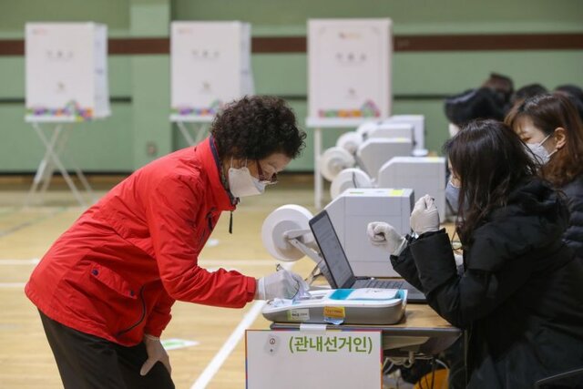 رای گیری زودهنگام از بیماران کرونایی در انتخابات پارلمانی کره جنوبی