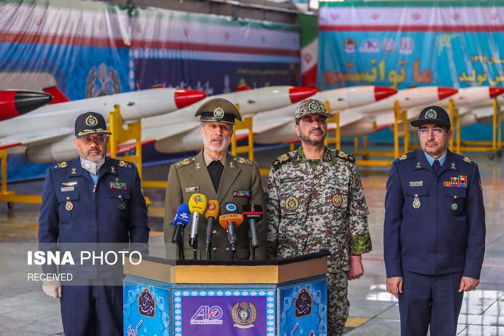 ISNA - Iran’s Defense Ministry makes delivery of new drones to Army