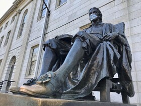 با توجه به تعداد آزمایش "کووید-۱۹"، تنها یک ایالت آمریکا قابلیت بازگشایی دارد