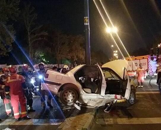 مصدومیت ۱۰ نفر در تصادف زنجیره‌ای ۴ خودرو در اصفهان