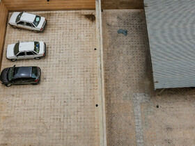 حیاط کوچک خانهی ما