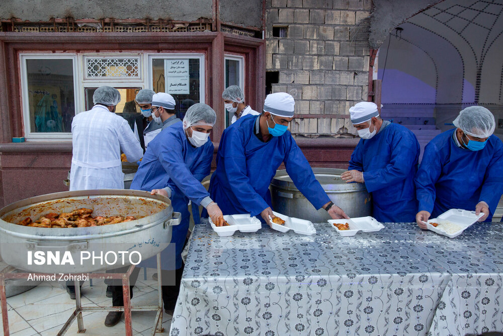 توزیع غذا و جیره خشک بین نیازمندان در ایام ماه رمضان