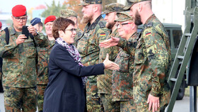 آلمان واحد برگزیدگان ارتش را منحل کرد