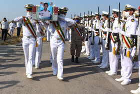 آیین استقبال و تشییع پنج شهید بوشهری ناوچه کنارک در پایگاه دریایی ارتش بوشهر