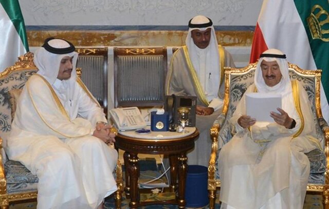 وزیر خارجه قطر نامه‌ای را به امیر کویت تحویل داد