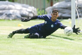 توقف استقلال مقابل رایکا با ۲ مصدوم