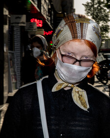 چشم ها مهمترین بخش صورت های ماسک زده است . چشمانی که هزاران حرف برای گفتن دارند .