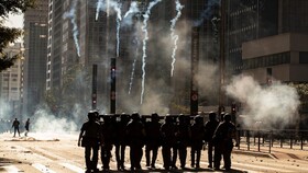 معترضان ضد بولسونارو  با گاز اشک‌آور سرکوب شدند