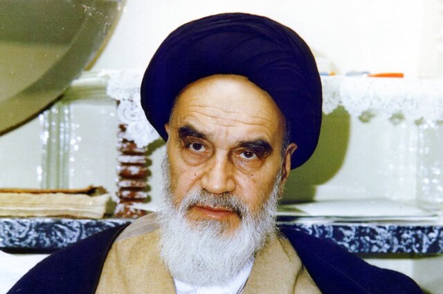 امام خمینی: اگر خلافی کردم همه ‌هجوم آورید که چرا این کار را می‏‌کنی؟