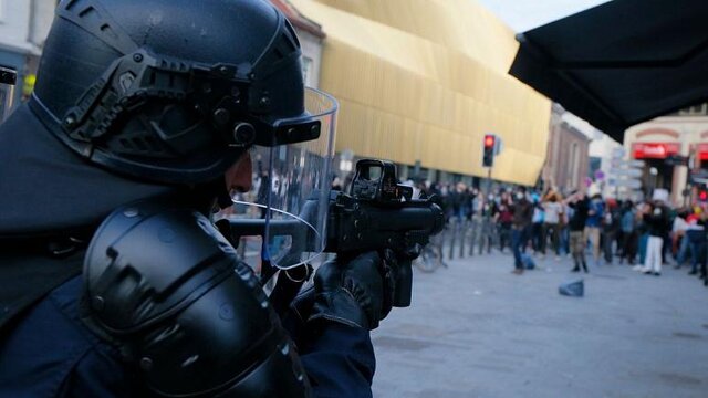 درگیری پلیس با معترضان به طرح امنیت جامع در فرانسه