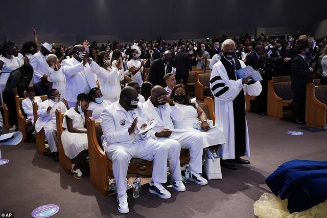 شرکت‌کنندگان در مراسم تدفین جورج فلوید خواستار برابری نژادی شدند