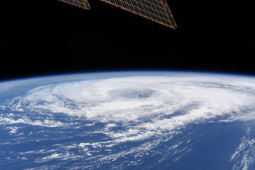 تصاویر طوفان "کریستوبال" از فضا