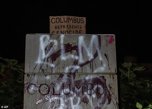 معترضان آمریکایی گردن کریستف کلمب را زدند/ کمپین "نژادپرستان را سرنگون کنید" در انگلیس