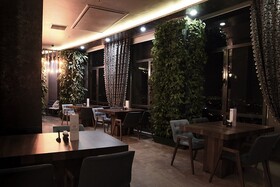 رستورانی در بام تهران