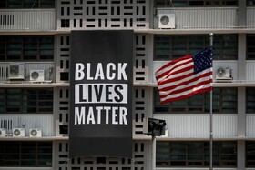 بنر "زندگی سیاهپوستان مهم است" از ساختمان سفارت آمریکا در سئول برچیده شد