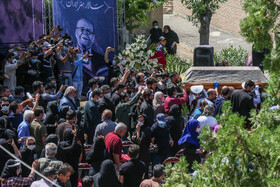 مراسم خاکسپاری محمد علی کشاورز