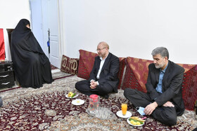 دیدار رییس مجلس با خانواده شهید مدافع حرم "جواد الله کرم"