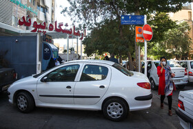 پیاده‌روهای شیراز در تسخیر خودروها