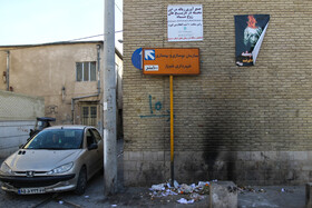 آثار و سوختگی‌های ناشی از استعمال مواد مخدر در تمامی نقاط محله سنگ سیاه نمایان است