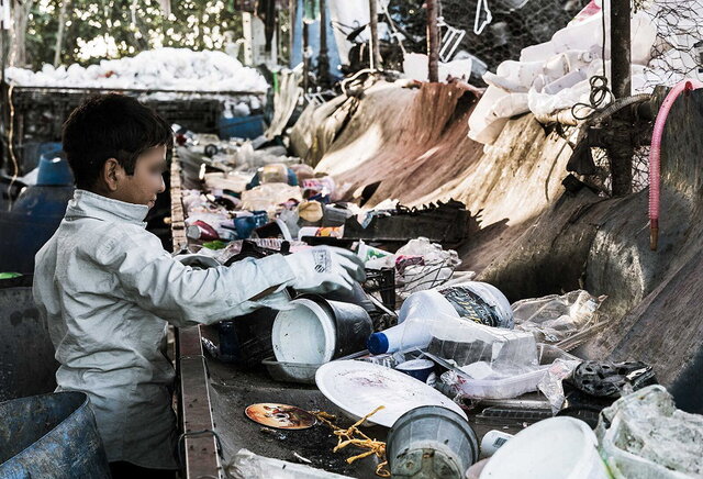 تحلیلی بر چالش‌های تقنینی و نظارتی ساماندهی کودکان زباله گرد در ایران